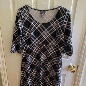 Oh Baby Maternity black and white dress brand new